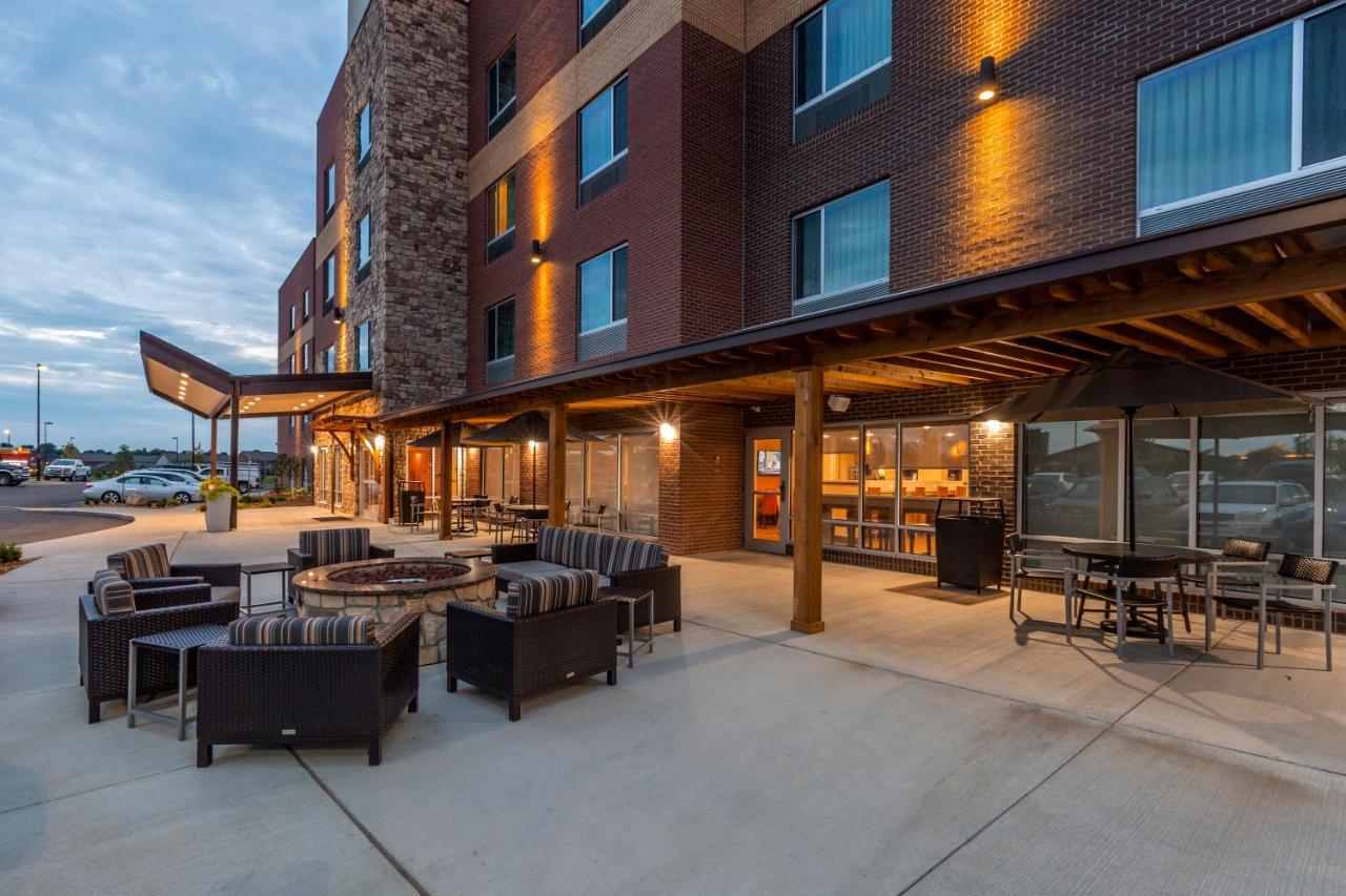 Towneplace Suites By Marriott Lexington Keeneland/Airport Exterior photo